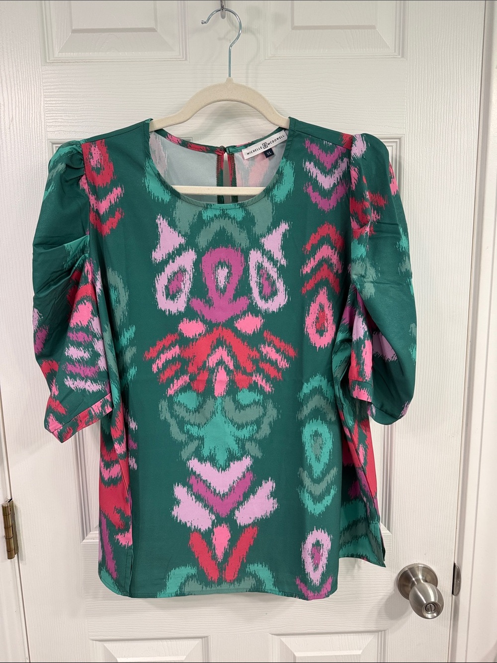 GUC Michelle McDowell short sleeve blouse.  Size XL.